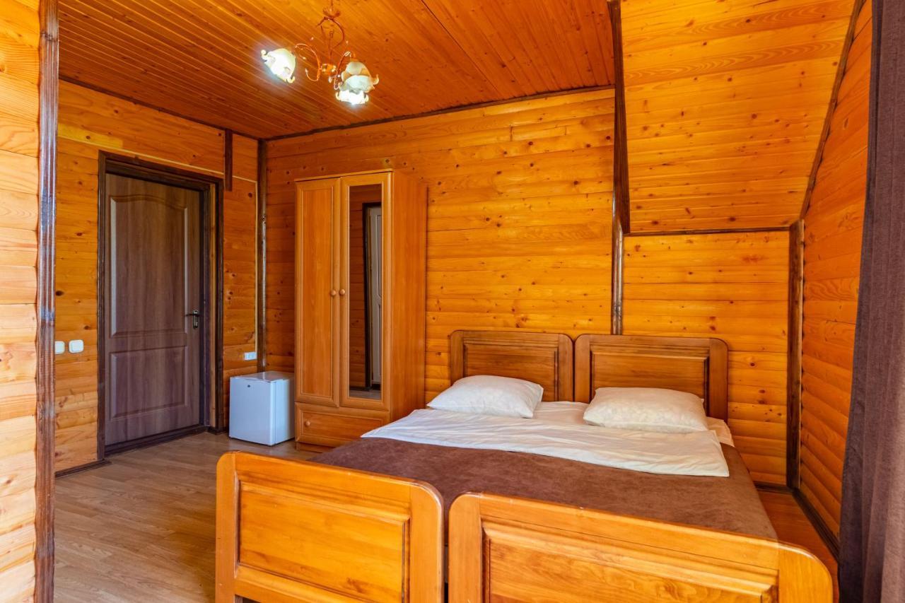 Гуцульська Світлиця Hotel Bukovel Exterior photo