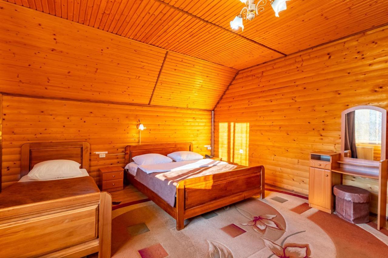 Гуцульська Світлиця Hotel Bukovel Exterior photo