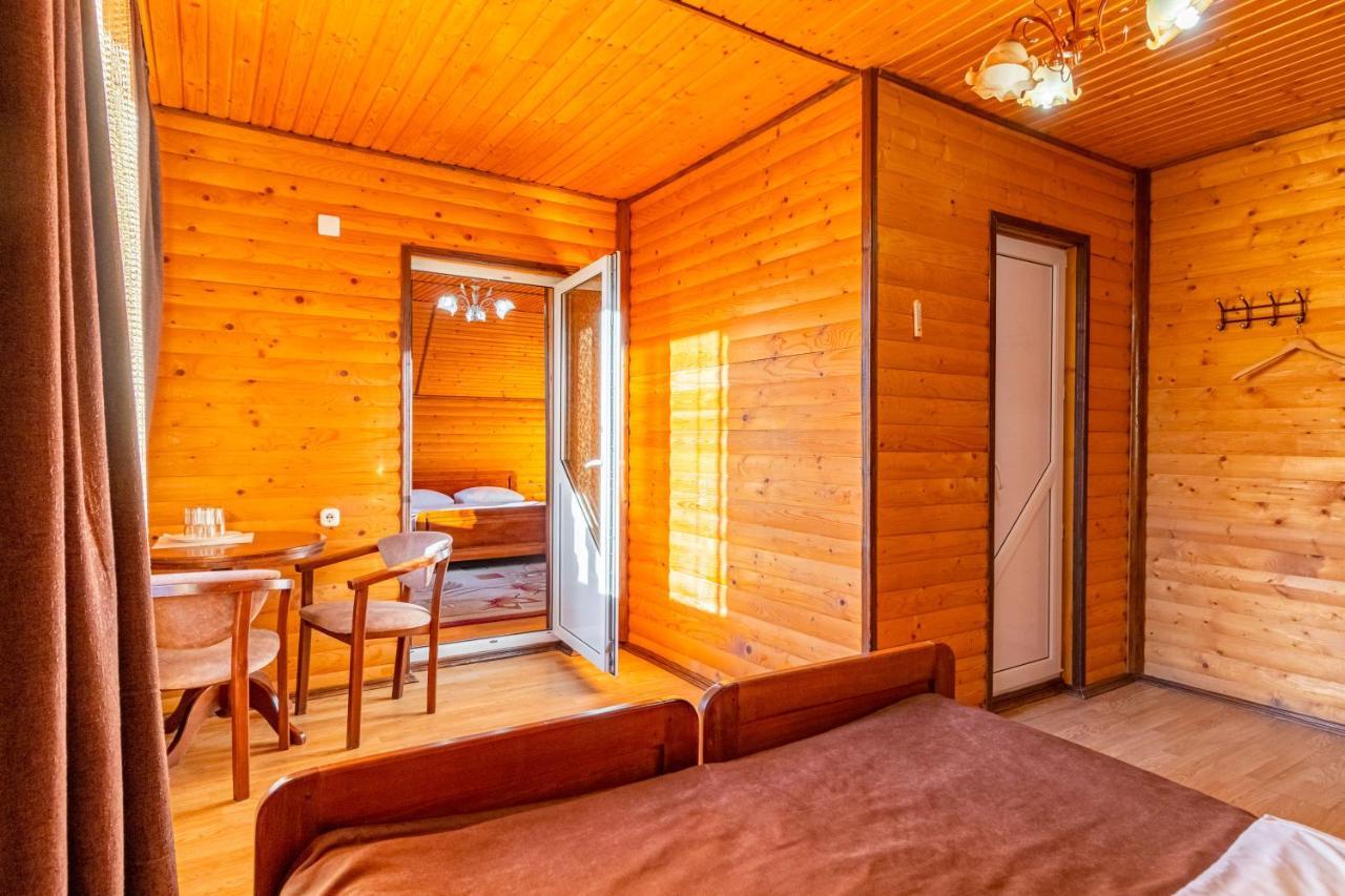 Гуцульська Світлиця Hotel Bukovel Exterior photo