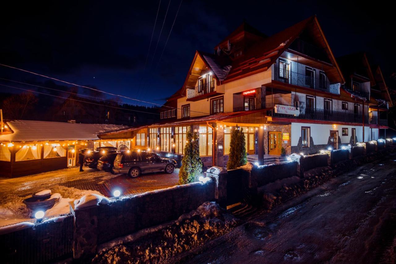 Гуцульська Світлиця Hotel Bukovel Exterior photo