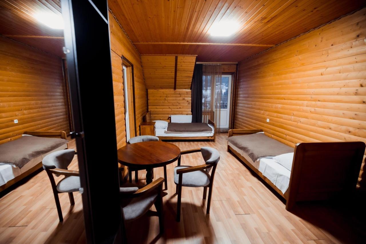 Гуцульська Світлиця Hotel Bukovel Exterior photo