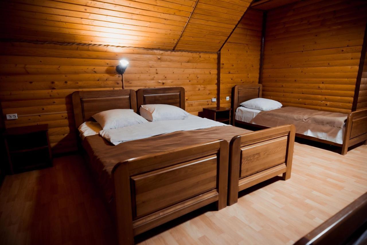 Гуцульська Світлиця Hotel Bukovel Exterior photo